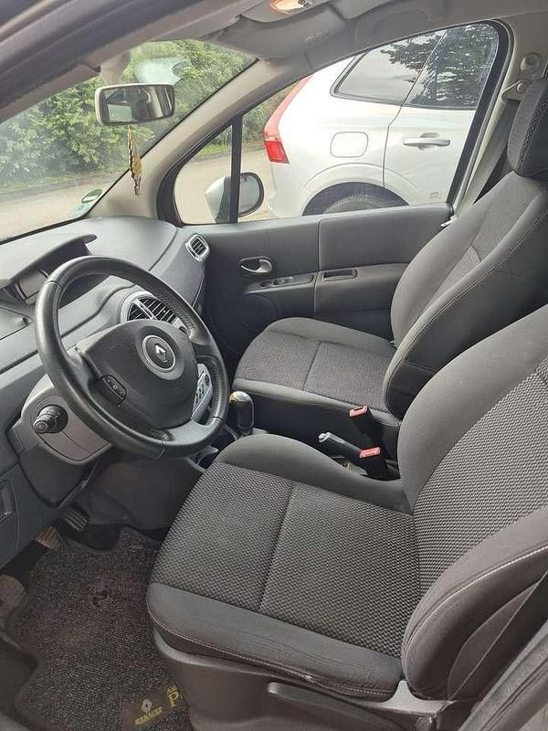 Gebraucht Renault Modus Dynamique 101 PS (74 kW) 2010 Silber Van / Kleinbus