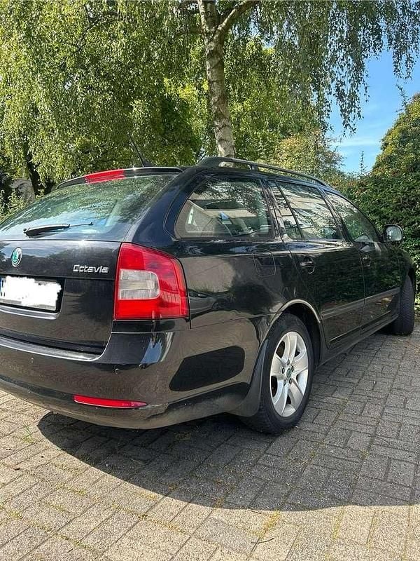 Gebraucht 2012 Skoda Octavia Elegance Kombi | 2.000 € (Superpreis) - Bild 1/4
