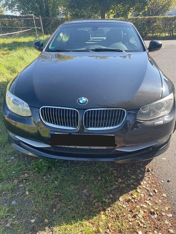 Gebraucht BMW 330 Cabriolet 245 PS (180 kW) 2010 Schwarz Cabrio