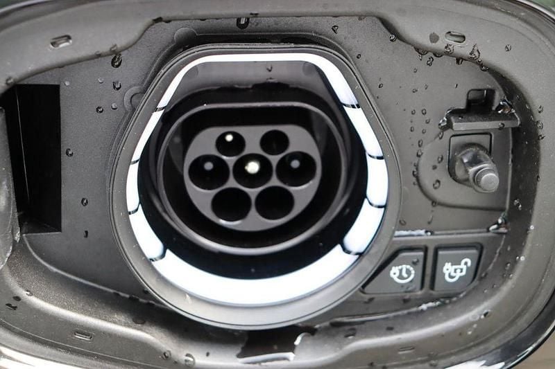 Neu Ford Kuga ST-Line X 242 PS (177 kW) 2026 Agateblack metallic SUV