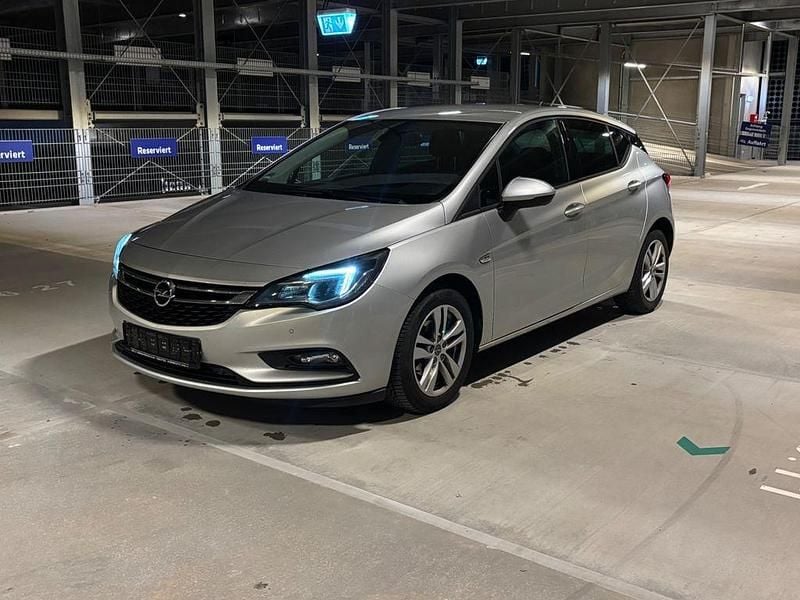 Silber Gebraucht 2018 Opel Astra Limousine | 8.999 € (Guter Preis) - Bild 1/4