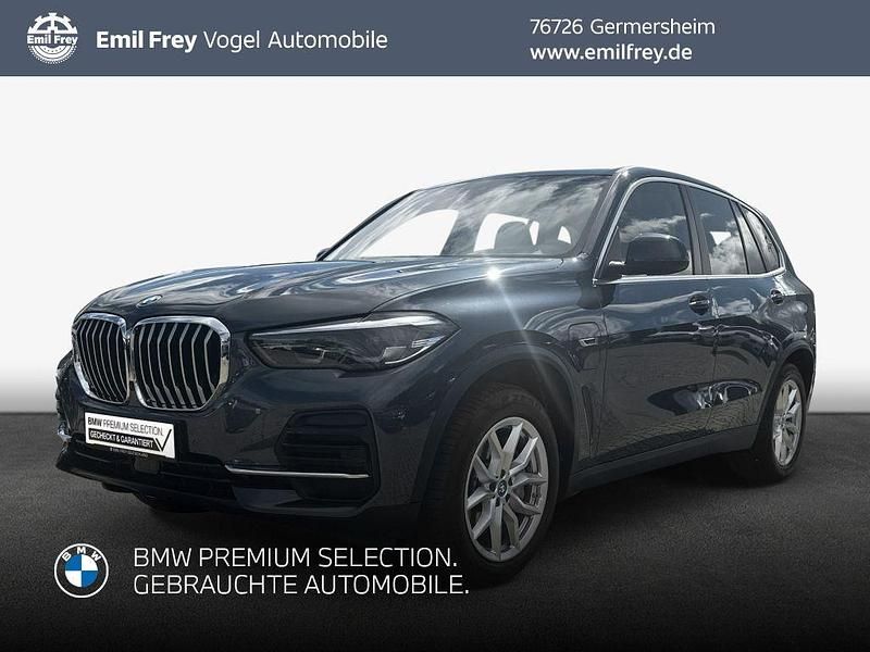 Arktikgrau brillanteffekt meta Gebraucht 2022 BMW X5 Sport Line SUV | 53.990 € (Superpreis) - Bild 1/3