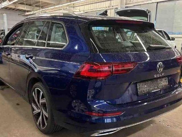 Blau Gebraucht 2022 VW Golf VIII Kombi | 25.590 € (Teuer) - Bild 1/2