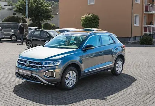Gebraucht VW T-Roc Style 150 PS (110 kW) 2023 Grau SUV
