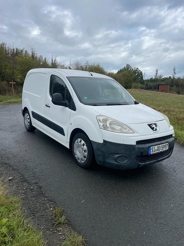 Gebraucht Peugeot Partner 75 PS (55 kW) 2009 Weiß Van / Kleinbus