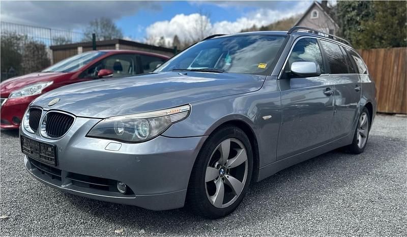 Gebraucht BMW 525 177 PS (130 kW) 2004 Grau Kombi