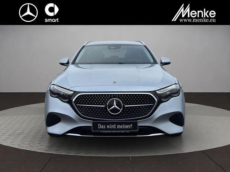 Gebraucht Mercedes E300 Avantgarde 313 PS (230 kW) 2024 Silber Limousine