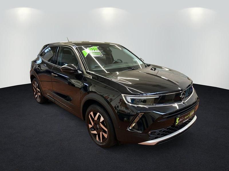 Gebraucht Opel Mokka Elegance 131 PS (96 kW) 2022 Diamant schwarz/karbon schwarz SUV