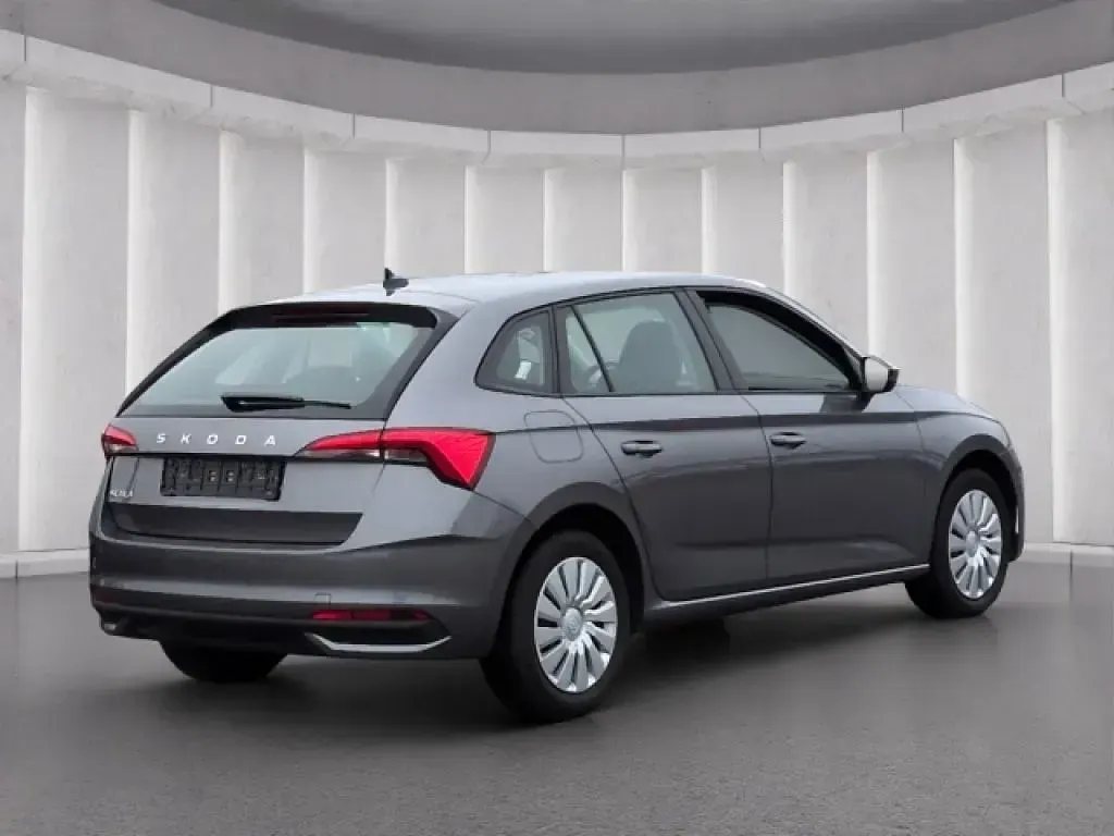 Gebraucht Skoda Scala Essence 116 PS (85 kW) 2025 Graphitegrau metallic Kleinwagen