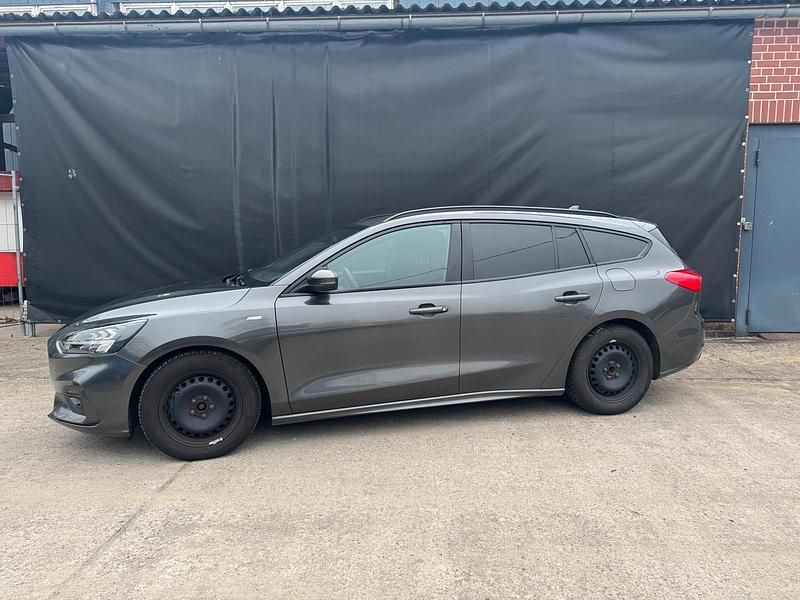 Gebraucht Ford Focus ST-Line 182 PS (133 kW) 2019 Grau Kombi