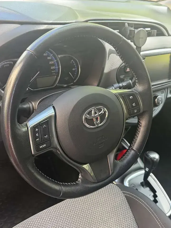 Gebraucht Toyota Yaris Sol 101 PS (74 kW) 2017 Limousine