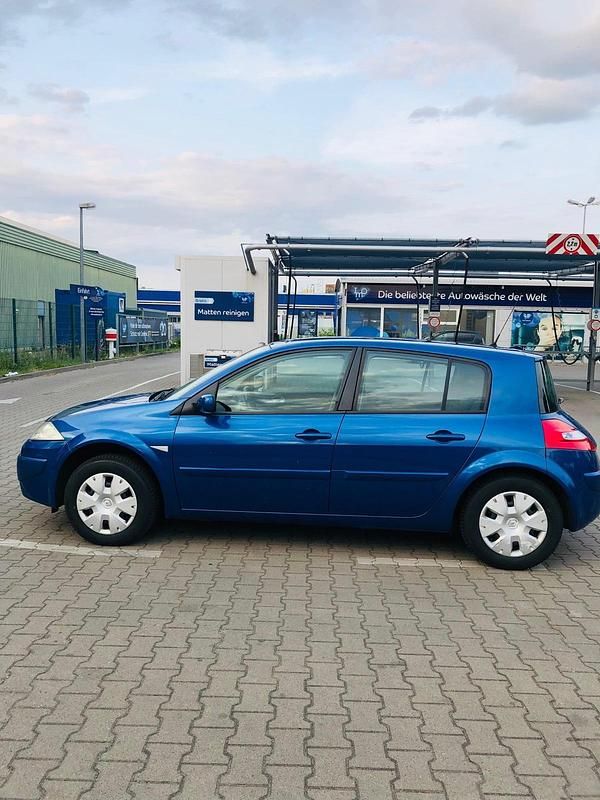 Gebraucht Renault Clio II 110 PS (80 kW) 2008 Blau Limousine
