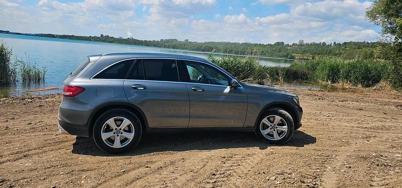 Gebraucht Mercedes GLC250 204 PS (150 kW) 2017 Grau SUV