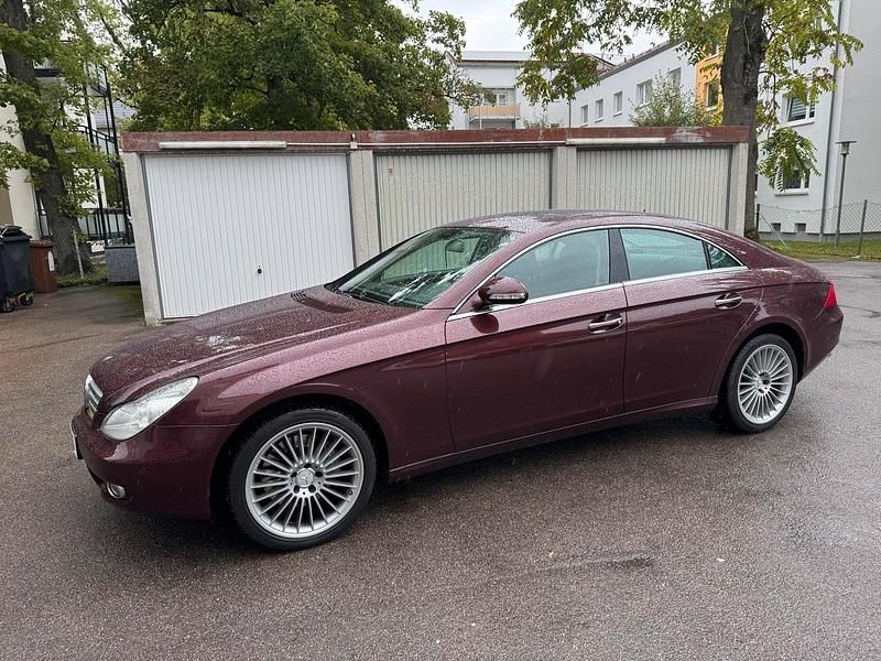 Rot Gebraucht 2007 Mercedes CLS350 Coupé | 12.900 € - Bild 1/4