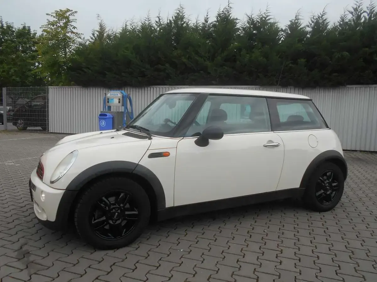 Gebraucht Mini ONE 90 PS (66 kW) 2005 Pepper white Kleinwagen