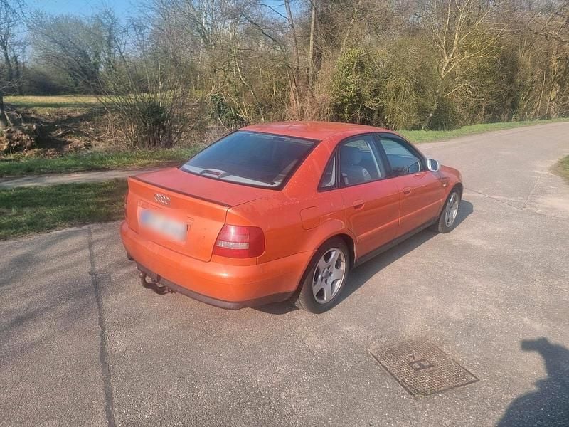 Gebraucht Audi A4 110 PS (80 kW) 1999 Orange Limousine