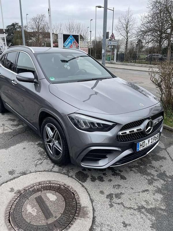 Gebraucht Mercedes GLA200 Advanced Plus 150 PS (110 kW) 2023 Grau SUV