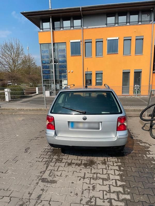 Gebraucht VW Passat 110 PS (80 kW) 2001 Grau Kombi