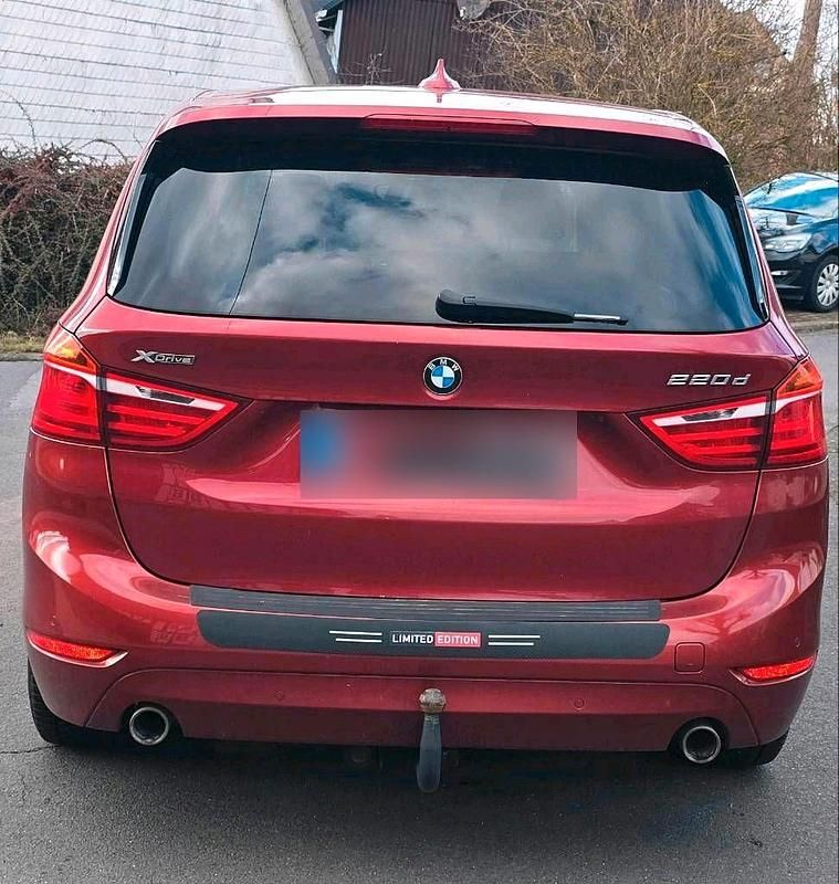 Gebraucht BMW 220 Advantage 190 PS (139 kW) 2016 Rot Van / Kleinbus