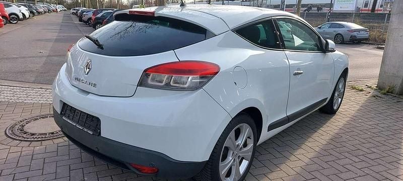 Gebraucht Renault Mégane Coupé Dynamique 110 PS (80 kW) 2009 Gletscherweiss Coupé