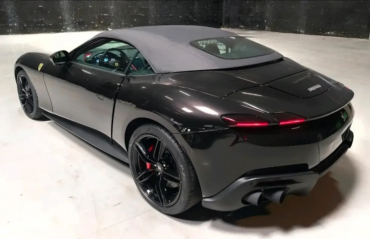 Neu Ferrari Roma 620 PS (456 kW) 2025 Schwarz Cabrio