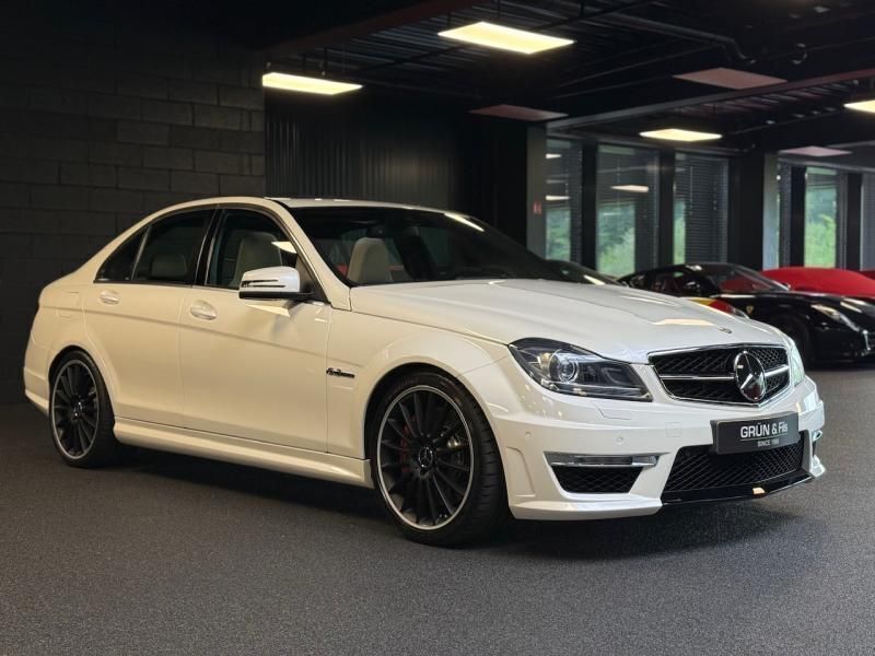 Weiß Gebraucht 2012 Mercedes C63 AMG AMG Limousine | 53.990 € - Bild 1/4