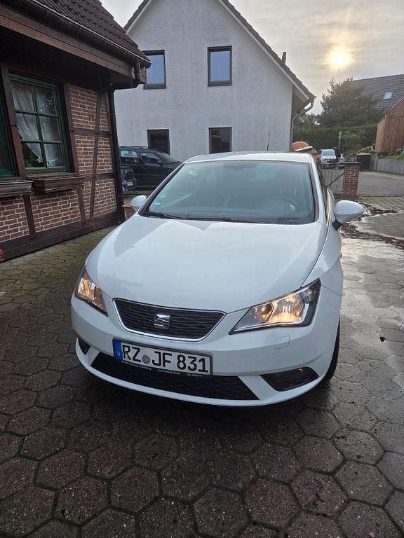 Weiß Gebraucht 2015 Seat Ibiza SC I-Tech Kleinwagen | 7.900 € (Teuer) - Bild 1/4