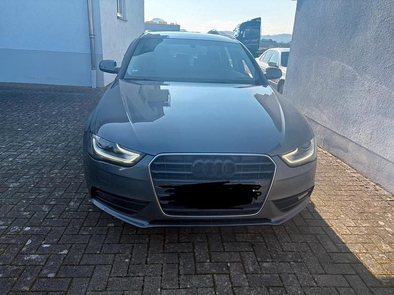 Gebraucht Audi A4 150 PS (110 kW) 2014 Andere farben Kombi