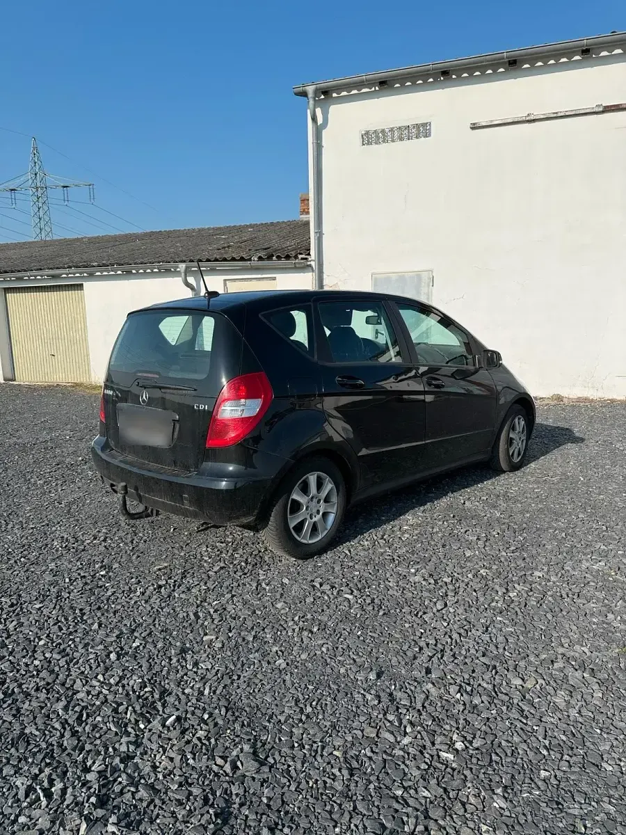 Gebraucht Mercedes A180 109 PS (80 kW) 2010 Schwarz Limousine