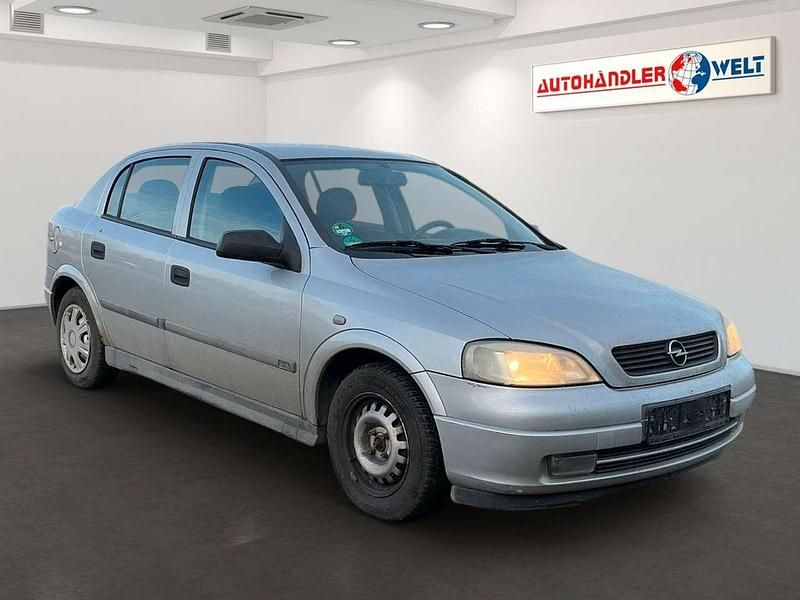 Gebraucht Opel Astra Selection 84 PS (61 kW) 2001 Silber Limousine