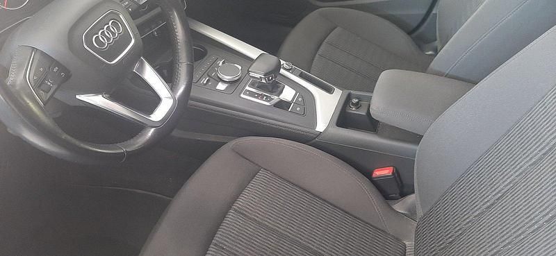 Używany Audi A4 Ambiente 150 KM (110 kW) 2016 Czarny Sedan/Limuzyna