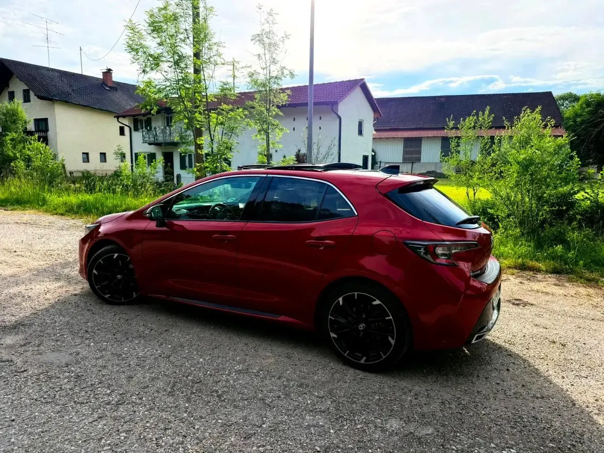 Gebraucht Toyota Corolla Sport 184 PS (135 kW) 2022 Rot Limousine