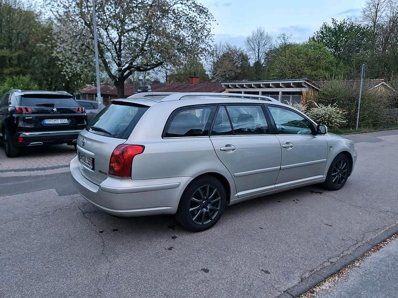 Gebraucht Toyota Avensis 116 PS (85 kW) 2004 Grau Kombi