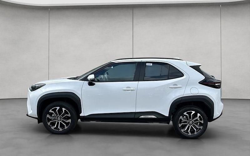 Neu Toyota Yaris Cross 130 PS (95 kW) 2025 Weiß SUV