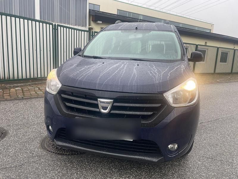 Blau Gebraucht 2016 Dacia Dokker Limousine | 5.950 € - Bild 1/4