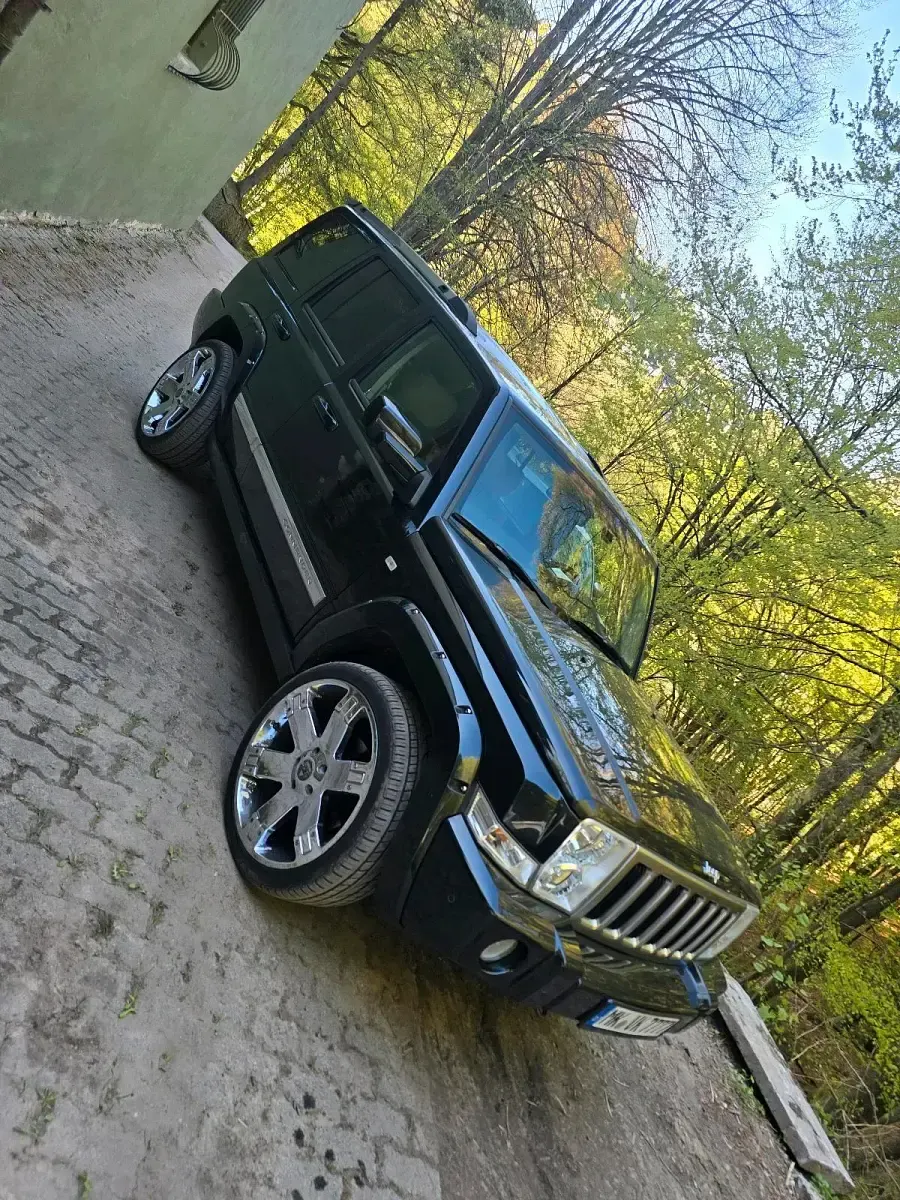 Second-hand Jeep Commander 218 CP (160 kW) 2008 Negru SUV