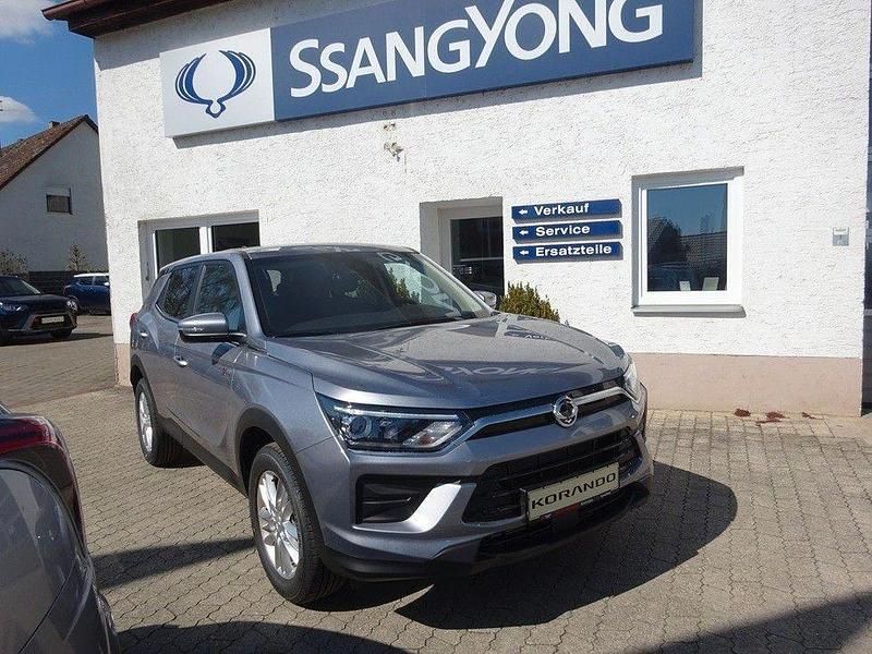 Grau Neu 2025 Ssangyong (KGM) Korando SUV | 26.830 € - Bild 1/4