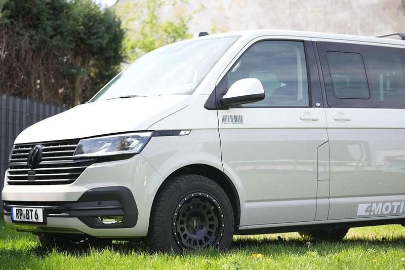 Gebraucht VW Multivan 204 PS (150 kW) 2021 Weiß Van / Kleinbus