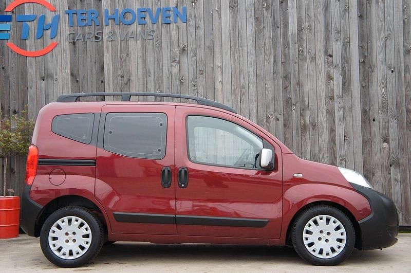 Gebraucht Peugeot Bipper 75 PS (55 kW) 2012 Rot Van / Kleinbus