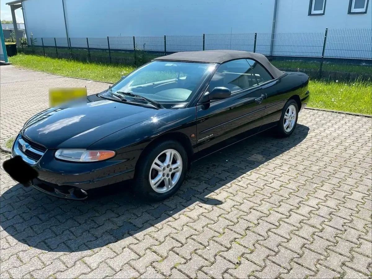 Second-hand Chrysler Stratus 163 CP (119 kW) 1996 Negru Cabrio