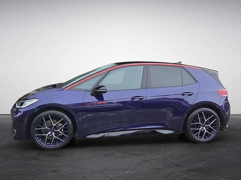 Neu VW ID.3 GTX 210 kW (286 PS) 2026 Schwarz (ultra violet metallic) Kleinwagen