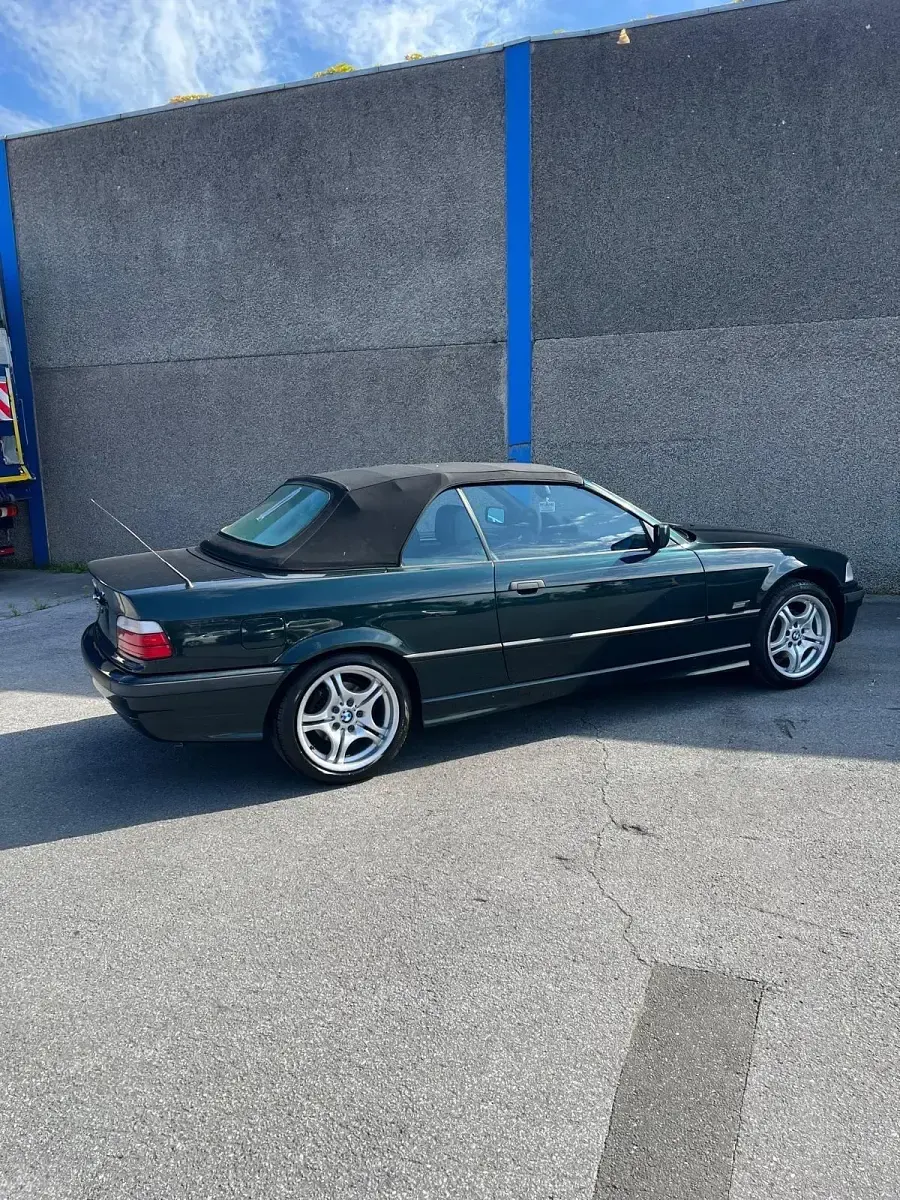 Gebraucht BMW 320 Cabriolet 150 PS (110 kW) 1996 Grün Cabrio