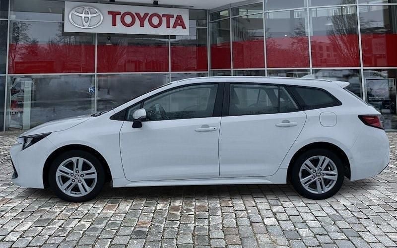 Gebraucht Toyota Corolla Team 122 PS (89 kW) 2022 Super white 2 Kombi
