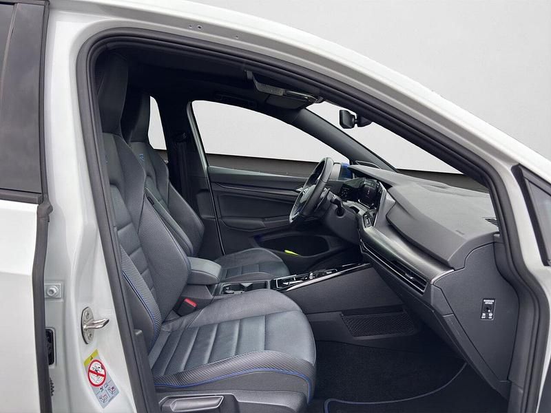 Gebraucht VW Golf VIII R 333 PS (244 kW) 2023 Pure white Limousine