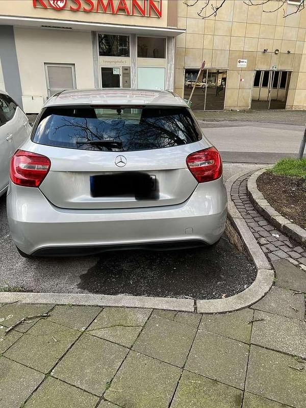 Gebraucht Mercedes A180 Edition 122 PS (89 kW) 2013 Limousine