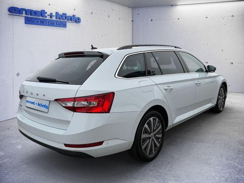Gebraucht Skoda Superb Ambition 200 PS (147 kW) 2024 Weiß Kombi
