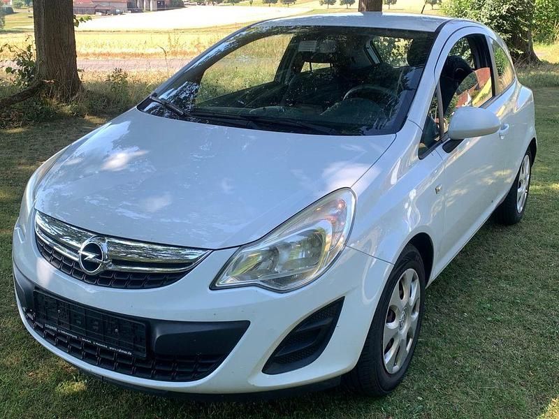 Weiß Gebraucht 2012 Opel Corsa Kleinwagen | 1.650 € (Superpreis) - Bild 1/4