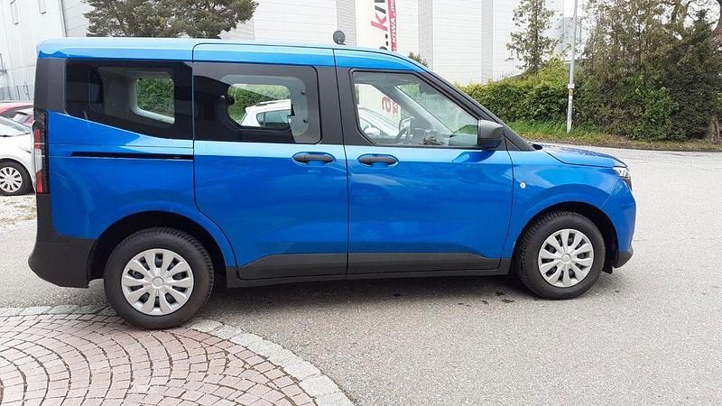 Gebraucht Ford Tourneo Courier Trend 125 PS (91 kW) 2024 Blau Van / Kleinbus