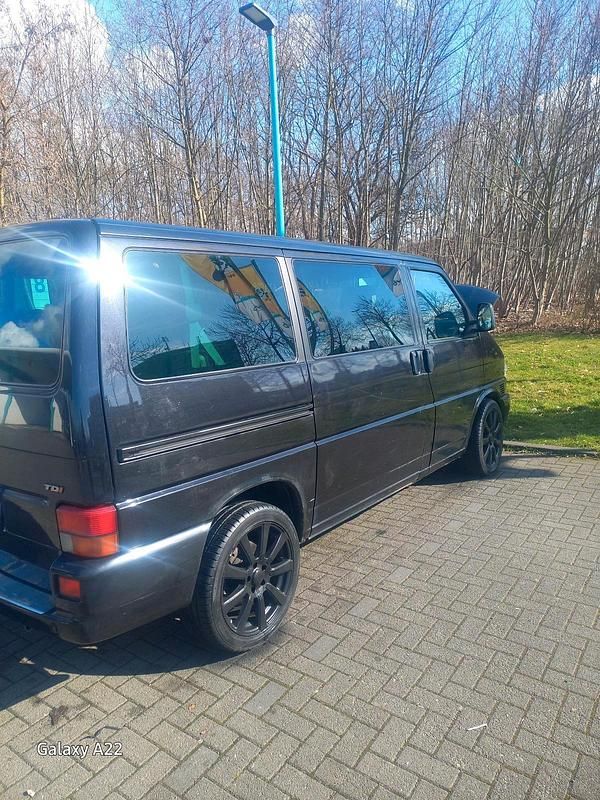 Gebraucht VW T4 151 PS (111 kW) 2001 Schwarz Van
