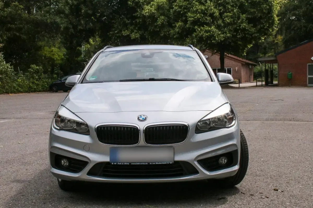 Używany BMW 218 Active Tourer Performance 140 KM (102 kW) 2017 Srebrny Minivan